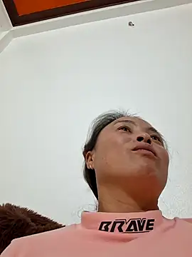 Snapshot of xuxulovezz chatting on November 21, 2025, 12:48 pm xuxulovezz online show from November 21, 2025, 12:48 pm