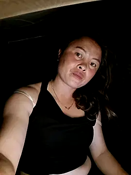 xuxulovezz online show from April 7, 2026, 1:00 pm