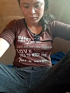 xuxulovezz online show from July 15, 2026, 4:18 am
