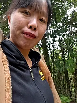 helenzz online show from October 24, 2025, 6:54 am