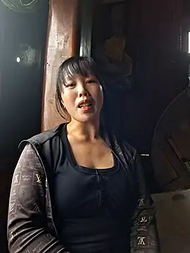 helenzz online show from November 8, 2025, 1:39 am