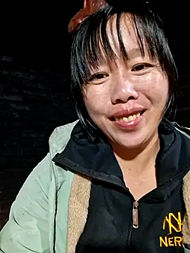 helenzz online show from November 17, 2025, 11:38 am