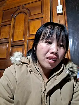 helenzz online show from November 24, 2025, 11:32 am