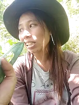 ruby-00 online show from November 23, 2025, 5:18 am