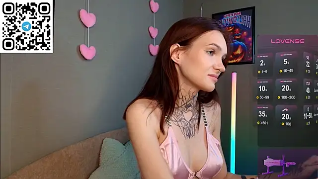 Selena Lune online show from November 5, 2025, 1:16 am