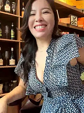 YINGZI-666 online show from October 17, 2025, 2:26 am