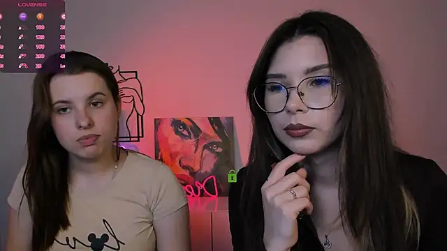 Snapshot of lola_swon chatting on October 16, 2025, 8:43 pm lola swon online show from October 16, 2025, 8:43 pm