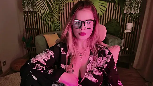 KellyHayden online show from November 20, 2025, 1:33 pm