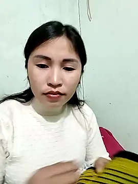 Snapshot of Mai4568 chatting on December 15, 2025, 2:21 pm Mai4568 online show from December 15, 2025, 2:21 pm