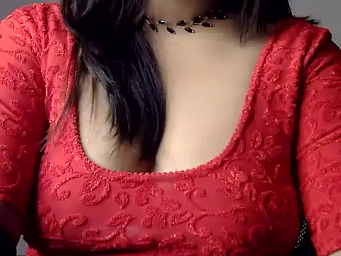 Snapshot of Aaliya02 chatting on November 4, 2025, 1:48 am Aaliya02 online show from November 4, 2025, 1:48 am