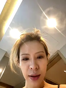 miumiu-66 online show from October 20, 2025, 3:01 pm