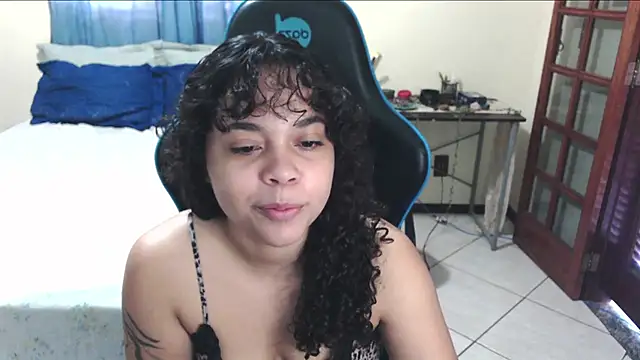 Snapshot of sweetamy326 chatting on May 2, 2026, 12:43 pm sweetamy326 online show from May 2, 2026, 12:43 pm