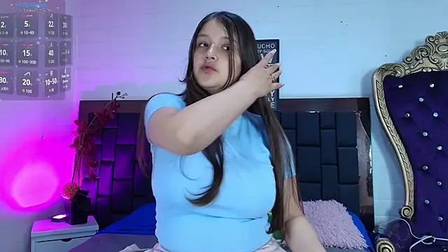 Krystal Heartss online show from December 18, 2025, 1:17 pm