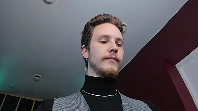 LeoMooree online show from November 21, 2025, 10:41 pm