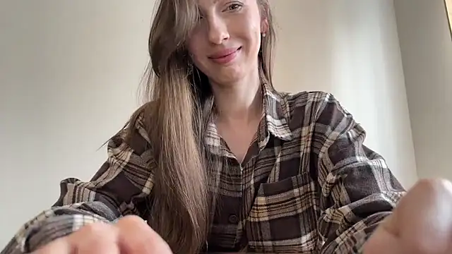 Snapshot of Prettyyy_Angel chatting on April 21, 2026, 10:21 am Prettyyy Angel online show from April 21, 2026, 10:21 am