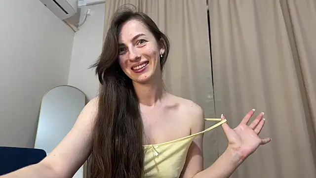 Snapshot of Prettyyy_Angel chatting on May 24, 2026, 6:35 pm Prettyyy Angel online show from May 24, 2026, 6:35 pm