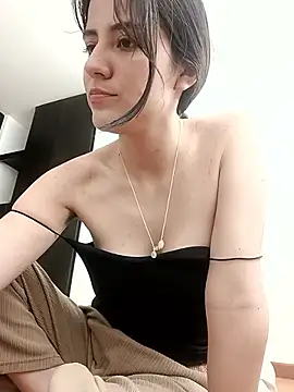 annroussse online show from October 20, 2025, 6:08 pm