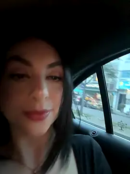 Snapshot of LlianneDiamond1 chatting on December 3, 2025, 10:08 pm LlianneDiamond1 online show from December 3, 2025, 10:08 pm