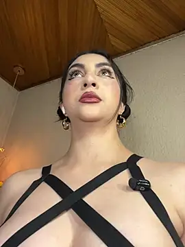 Snapshot of LlianneDiamond1 chatting on July 24, 2026, 2:48 pm LlianneDiamond1 online show from July 24, 2026, 2:48 pm