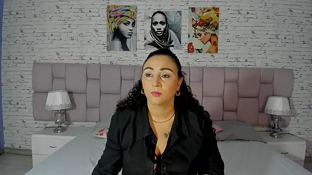 Snapshot of VaniaRose chatting on October 23, 2025, 1:21 pm VaniaRose online show from October 23, 2025, 1:21 pm