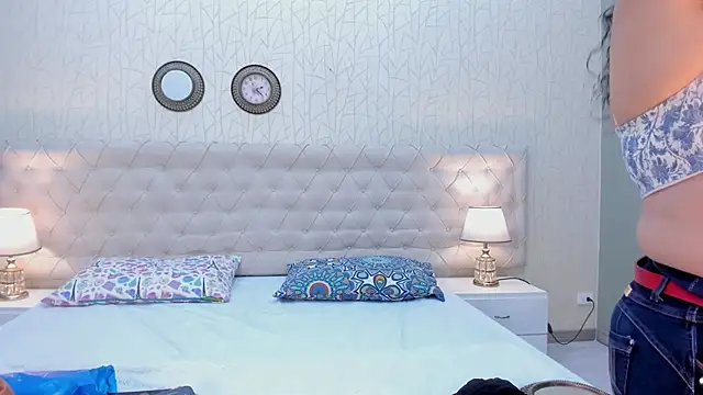 Snapshot of VaniaRose chatting on November 26, 2025, 1:45 pm VaniaRose online show from November 26, 2025, 1:45 pm