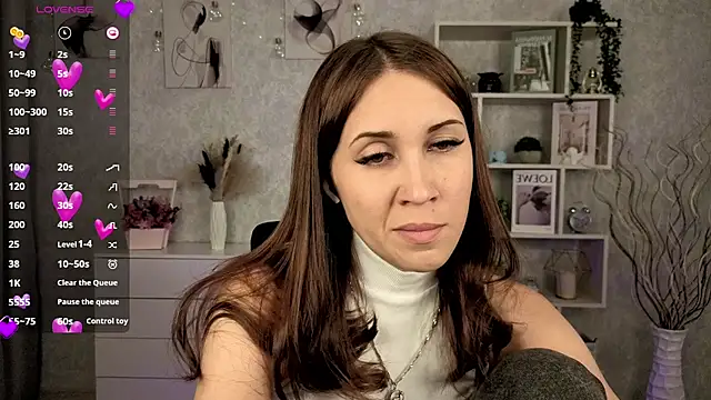 DreamVelour online show from October 8, 2025, 8:06 pm