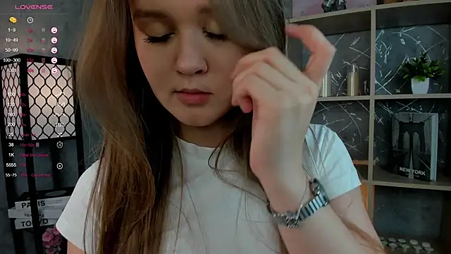 ElenoreReth online show from November 28, 2025, 3:14 pm