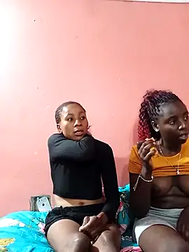 Snapshot of HotPetite_25 chatting on November 27, 2025, 10:45 pm HotPetite 25 online show from November 27, 2025, 10:45 pm