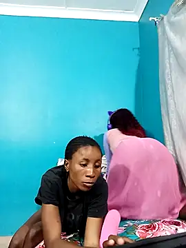 Snapshot of HotPetite_25 chatting on December 4, 2025, 1:31 pm HotPetite 25 online show from December 4, 2025, 1:31 pm