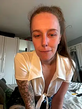 EmmieMaexox online show from October 16, 2025, 9:10 am