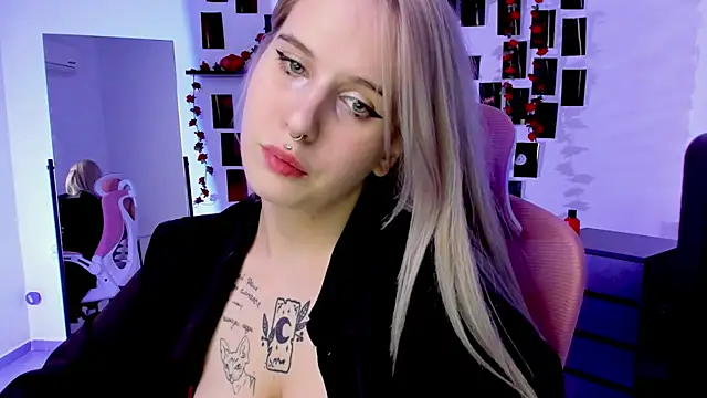 IngannaMorte online show from October 4, 2025, 4:05 pm
