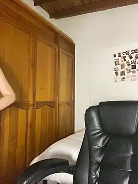 Bleer Rousse online show from October 21, 2025, 6:19 pm