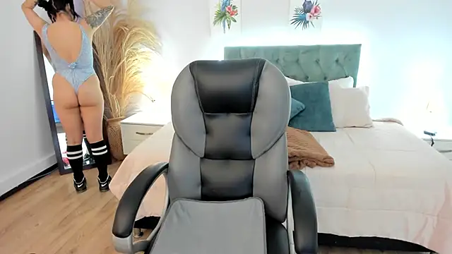 Snapshot of Antonela_vargas chatting on November 13, 2025, 12:15 pm Antonela vargas online show from November 13, 2025, 12:15 pm