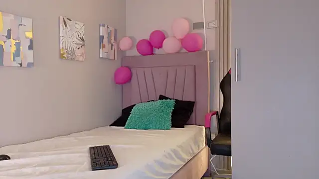 Snapshot of meli_peach1 chatting on November 19, 2025, 7:25 pm meli peach1 online show from November 19, 2025, 7:25 pm