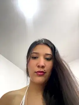 IsabellaJoness  online show from January 8, 2026, 8:33 pm