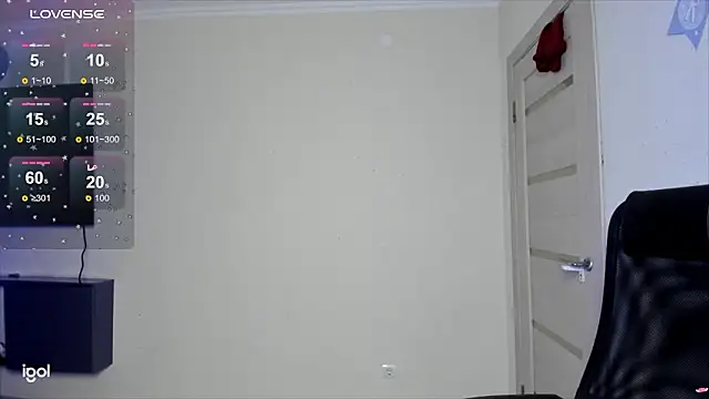 crystallldoll online show from February 21, 2026, 5:47 pm