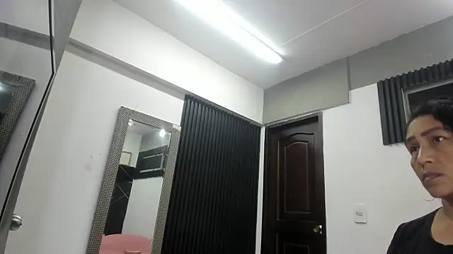 emperatris 23 online show from December 1, 2025, 11:48 am