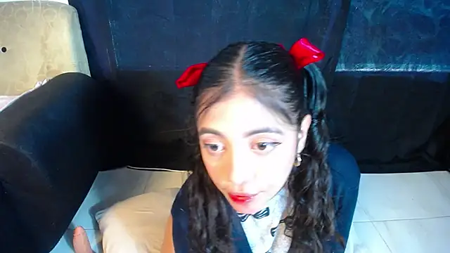 Isis Valen online show from November 18, 2025, 9:30 pm