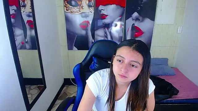 lala clark online show from November 15, 2025, 12:45 pm