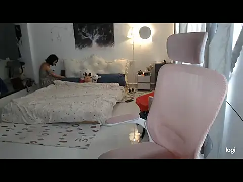 EllieYoon online show from January 18, 2026, 4:49 am