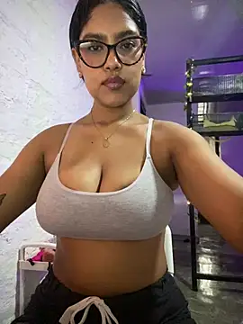 miiabrown18 online show from April 10, 2026, 8:57 pm