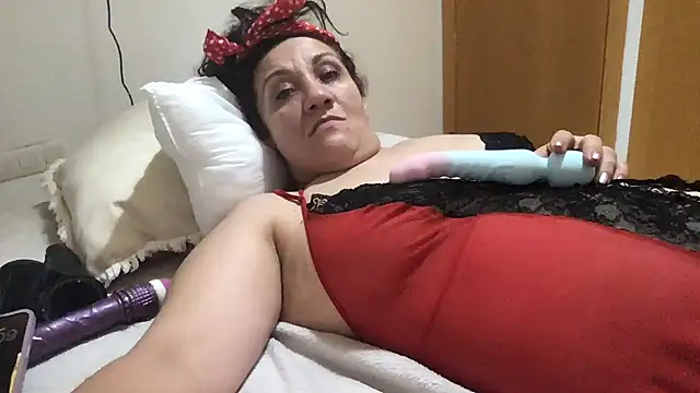 paula19800 online show from October 18, 2025, 10:10 pm