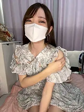 Moe v v online show from October 19, 2025, 2:01 am