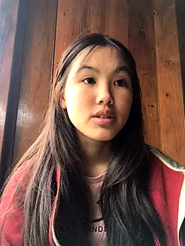 Mai lovely online show from November 19, 2025, 4:01 am