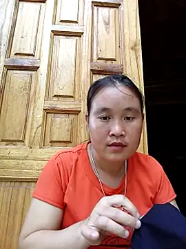 mupmup-00 online show from October 2, 2025, 2:51 am