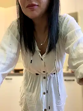 mood berry online show from September 24, 2025, 6:39 am