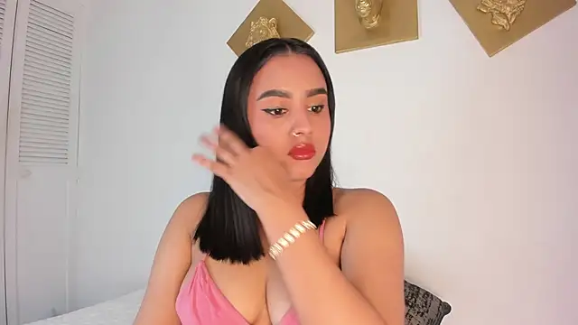 CharlottePetitte online show from December 1, 2025, 7:52 pm