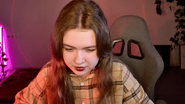 HaleySun online show from December 2, 2025, 1:17 pm