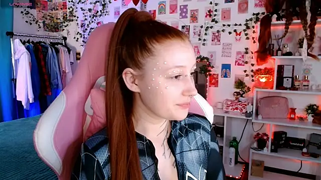 Ayla Hicks online show from November 21, 2025, 8:07 pm