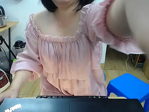 Snapshot of Lilya_39 chatting on November 8, 2025, 1:55 pm Lilya 39 online show from November 8, 2025, 1:55 pm